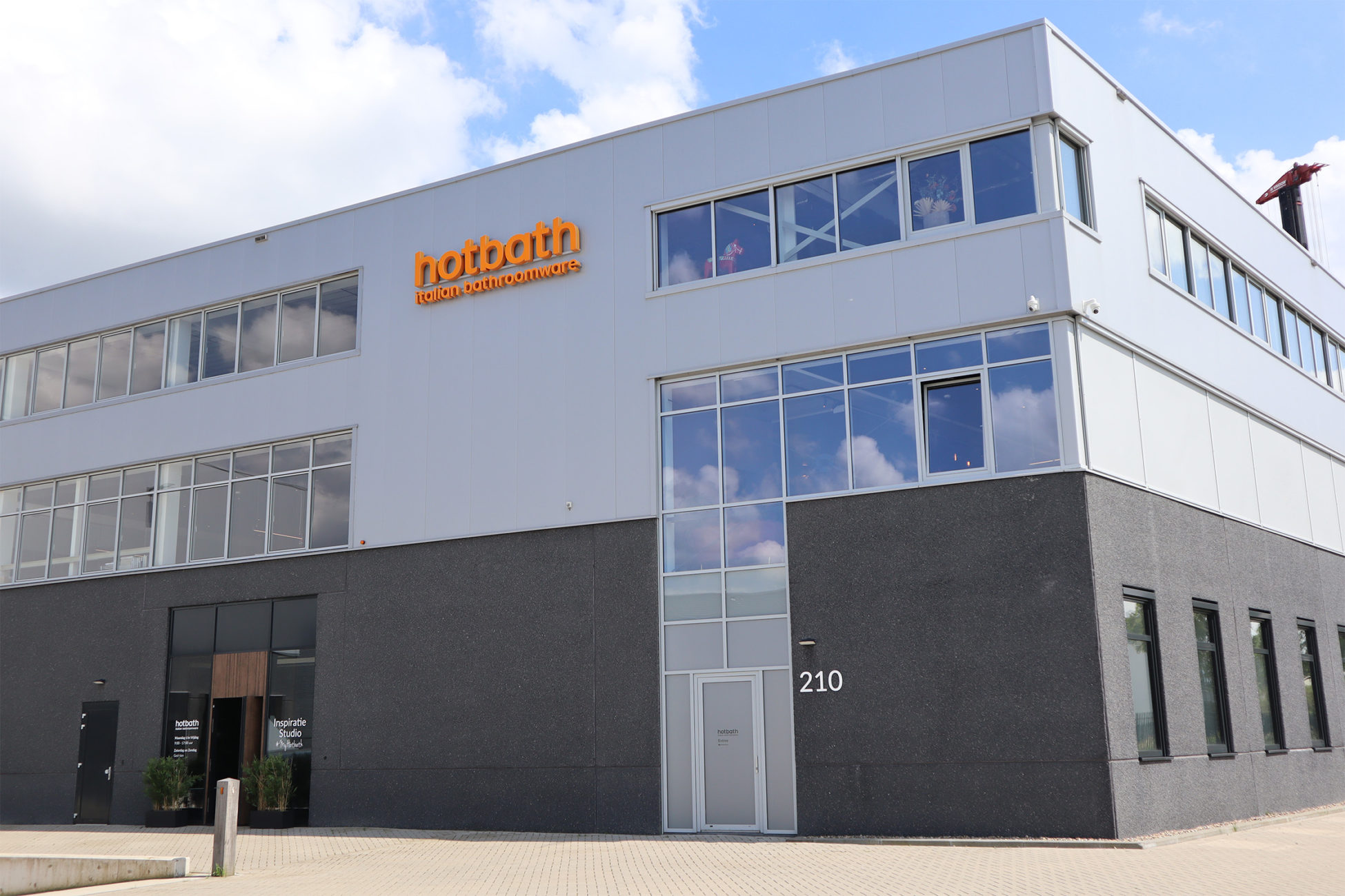 Vacature afbeelding Senior Customer Service Medewerker van Hotbath BV
